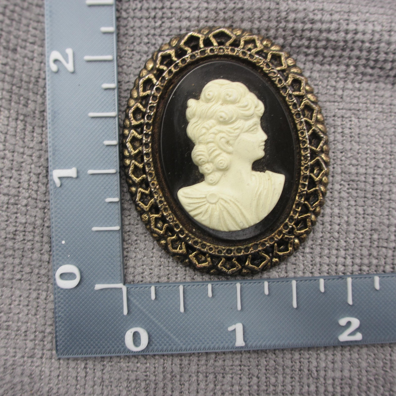 Vintage Cameo Brooch Early Plastic On Black Glass Gold Tone Frame