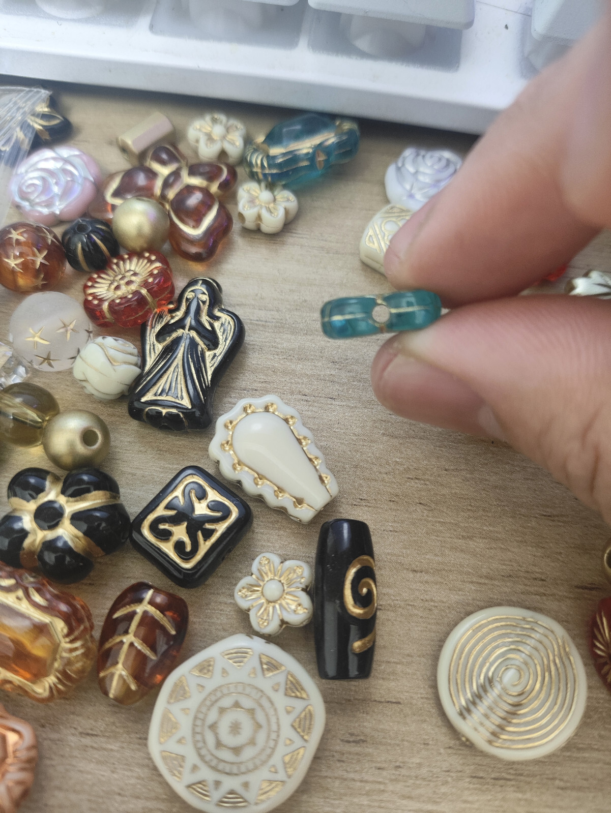 Vintage Now Bulk Jewelry bead Lot 130Pc ALL Brand New Untested 200+Mix and Match