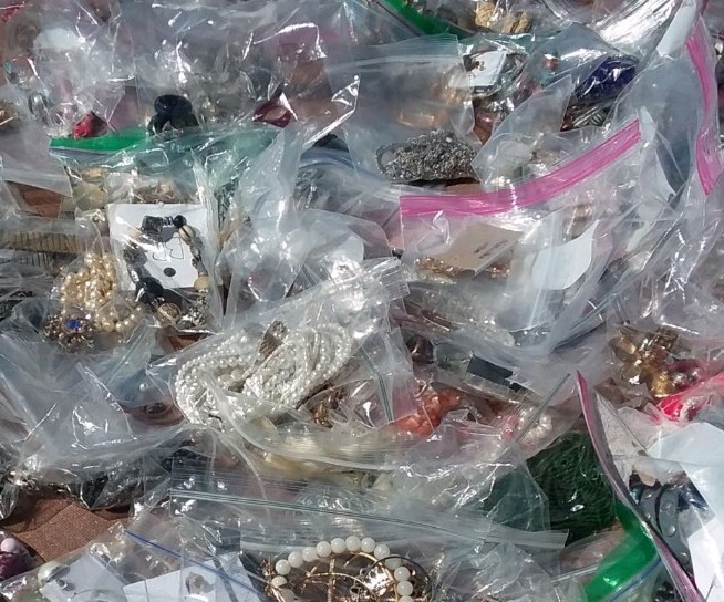 10 Pieces Lot Jewelry Costume Vintage Mix LBS necklaces bracelets pins rings