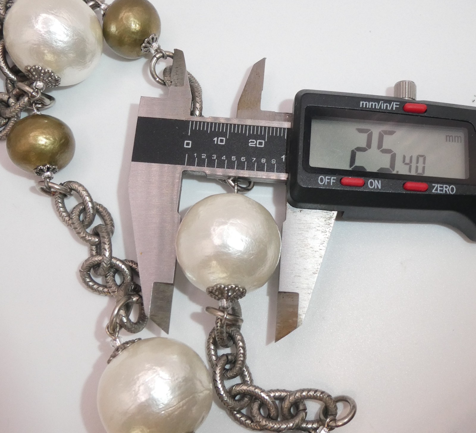 LORREN BELL CHAIN LINK SILVER TONE & FAUX PEARL LONG NECKLACE 46″ DESIGNER