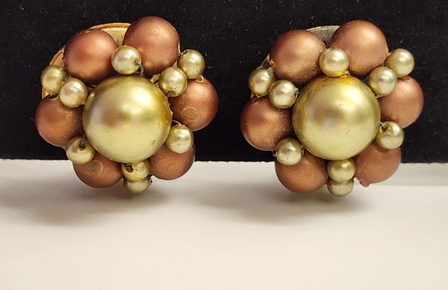 1″ Vintage Bronze Gold Cluster Bead Huggie Clip On Earrings – Jewelry Hong Kong