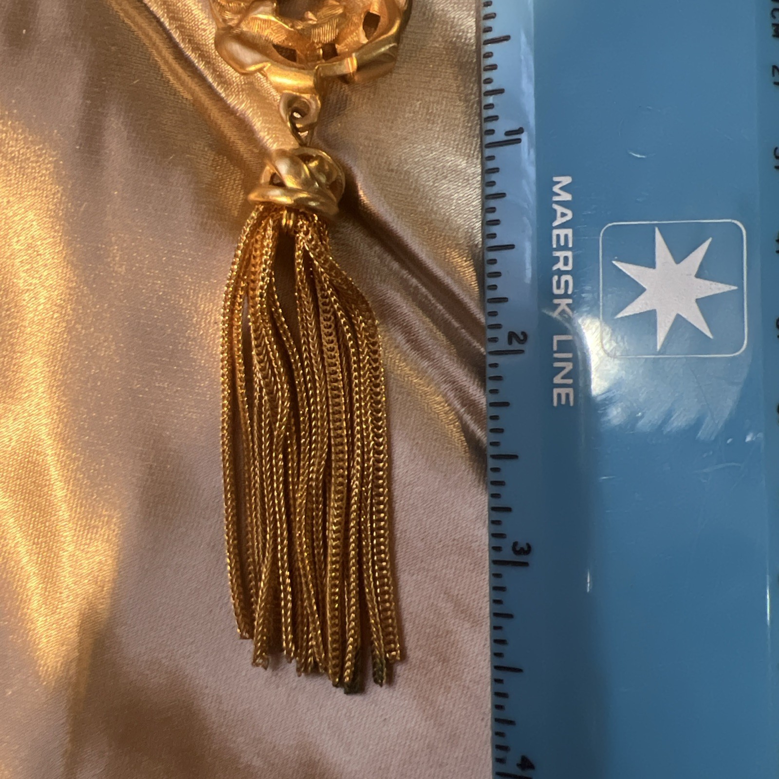 Vtg Designer Anne Klein Brushed Matte Goldtone Chain Necklace Lion Tag Tassel