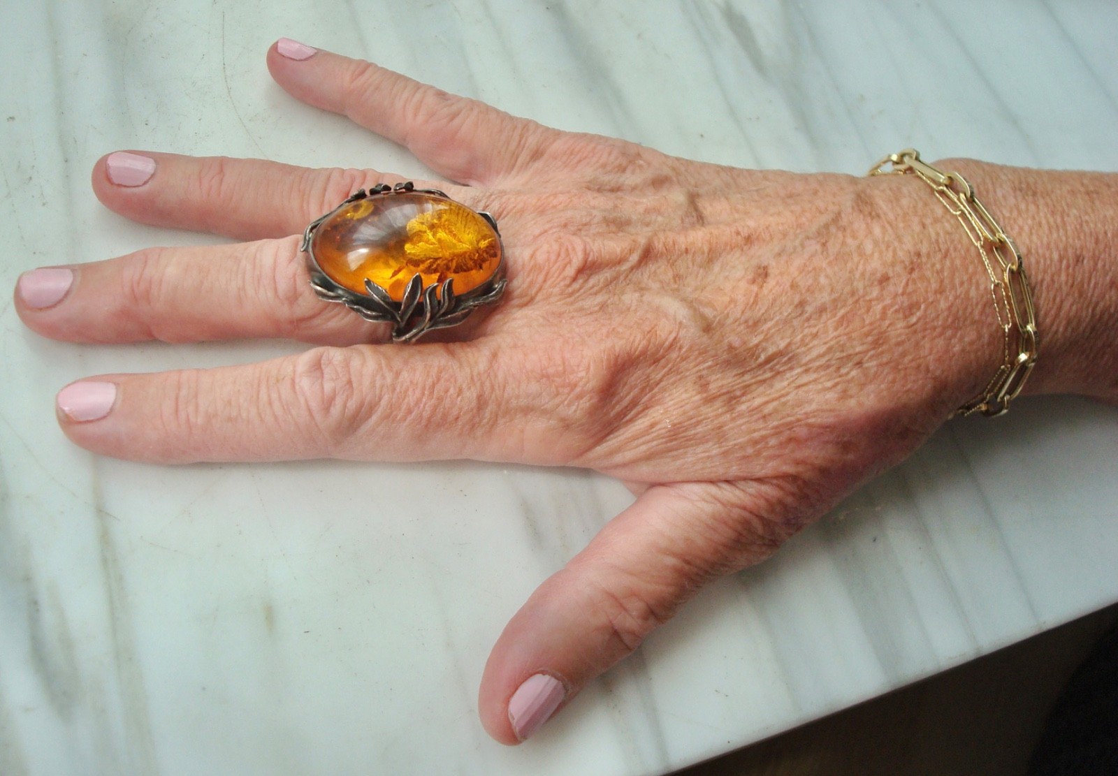 LARGE 1 ½” x 1 ⅜” Vintage AMBER STERLING Silver LEAVES RING 19.5 grams Size 8