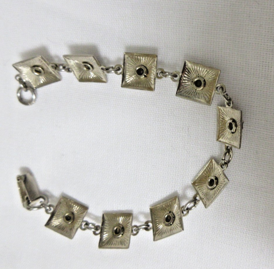 Vintage Gold Tone Light Purple Rhinestone Link Bracelet 6″ – No Metal Wear
