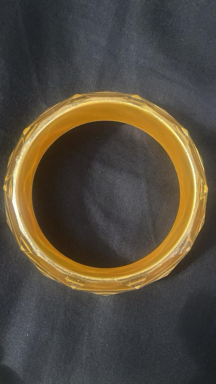 VINTAGE Tested Butterscotch Bakelite Bangle Faceted 1930s Art Deco Pineapple Cut