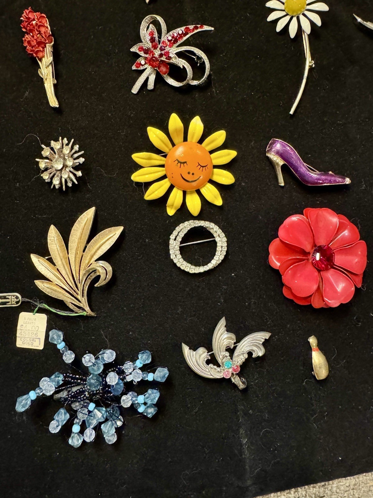 175 Pieces Estate Collection Vintage Brooches Coro, Kramer, Gerry’s, Ora Lisner