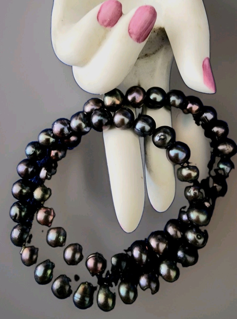 LUMINOUS PEARL 2 BRACELETS W./SHADES OF PURPLE, GREEN, BLUE & LAVENDER (Stretch)