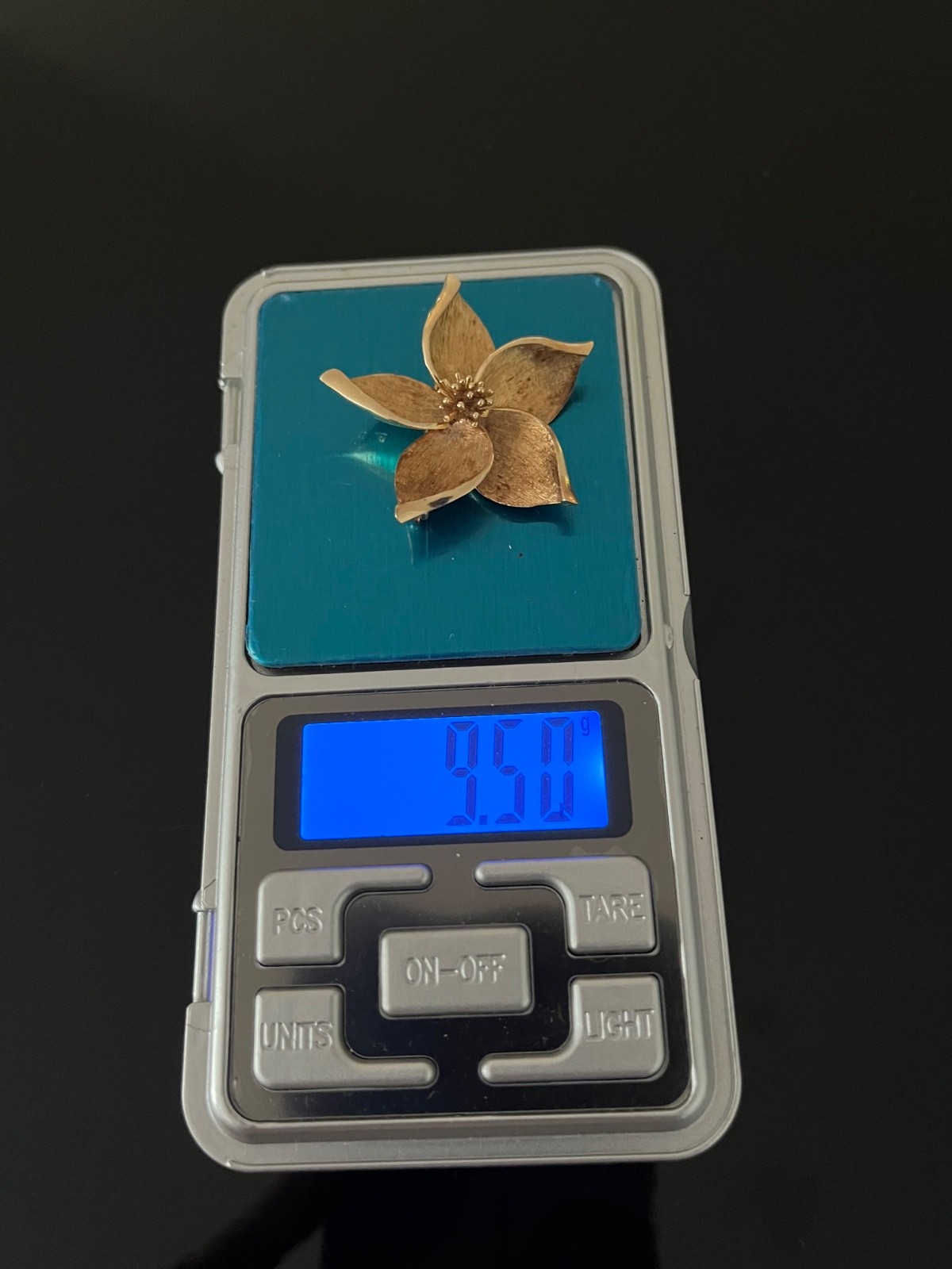 Vintage Solid 14K gold Flower pin and matching Screw back earrings, Fisher DsVa