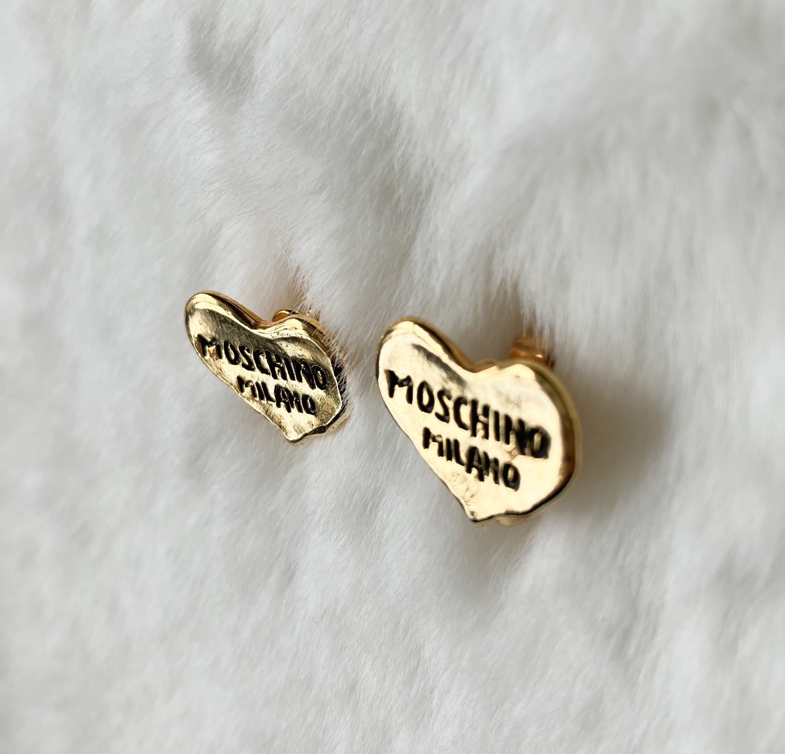 vintage Moschino Logo Cute Heart Clip On earrings Gold Tone Rare Japan exclusive