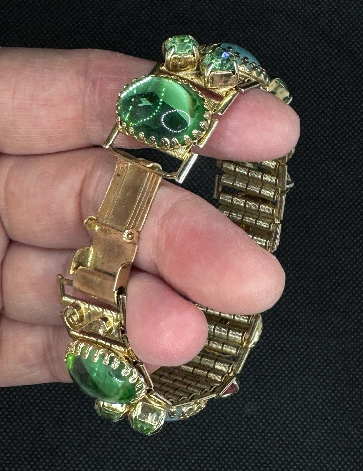 Vtg Green Oval Cabochon Bracelet Round Lt Green Rhinestones Glow Under UV Gold