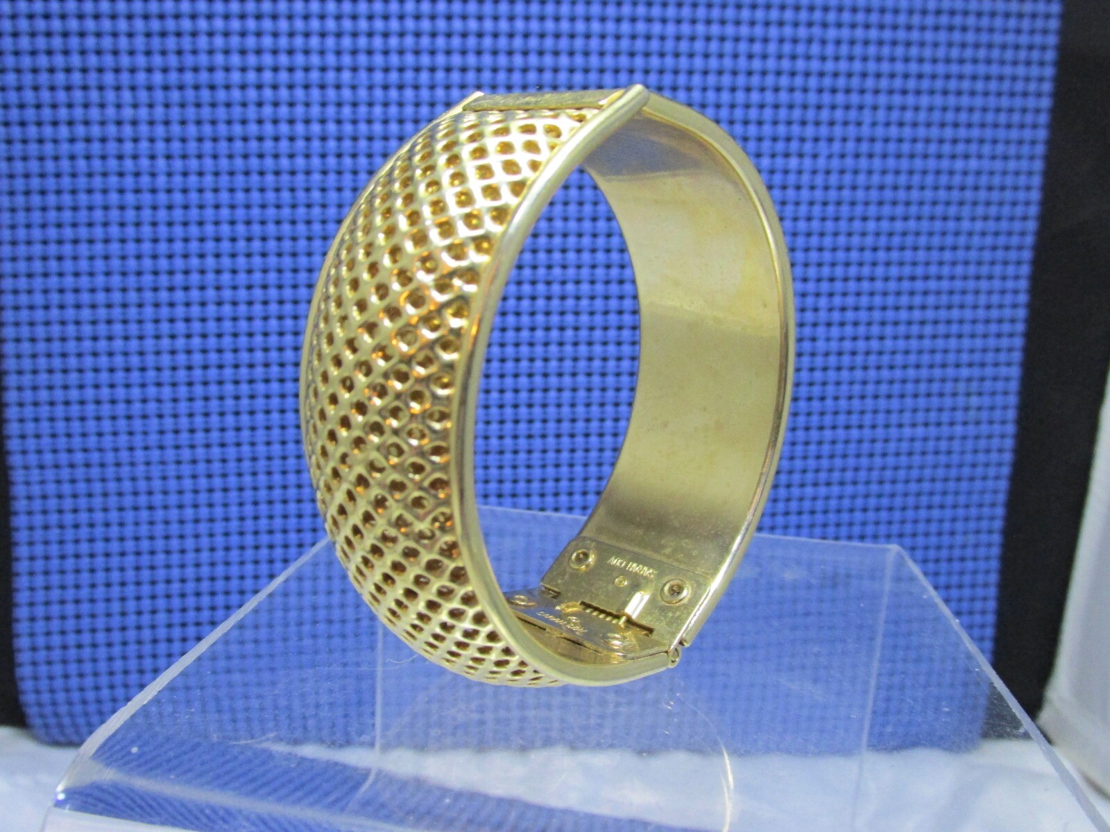 1969 Vintage Sarah Cov Cosmopolitan Mesh Bracelet Bangle Gold Plate Signed