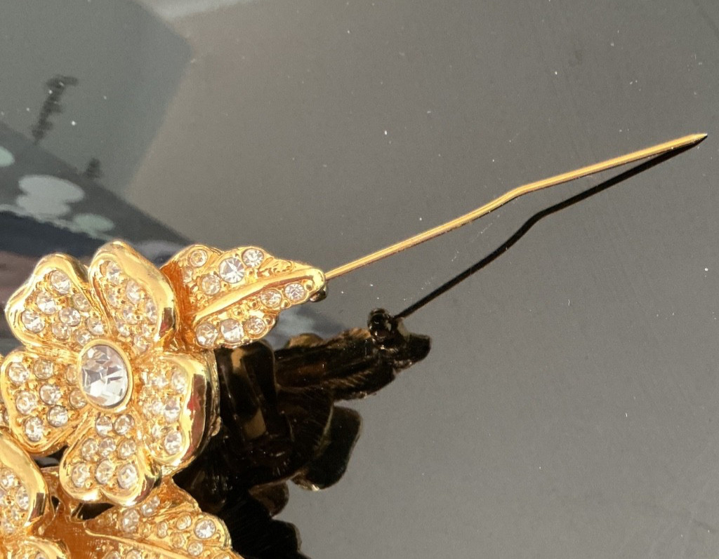 JOAN RIVERS Duet Convertible Flower Crystal Pin Brooch & Clip-on Earrings DsVa