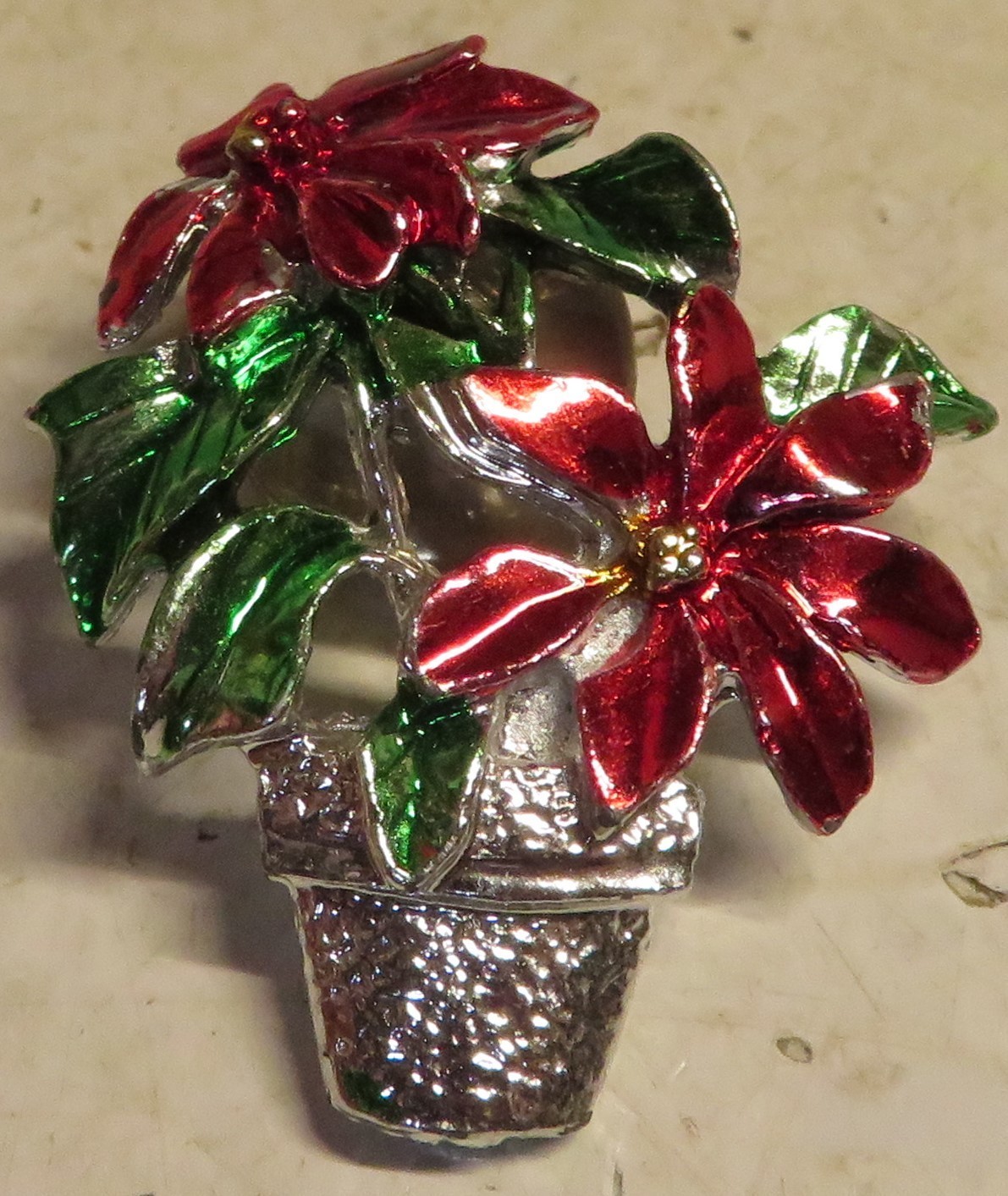 Vintage 1-1/4” Silver Tone Potted Poinsettia Plant Christmas Holiday Brooch Pin