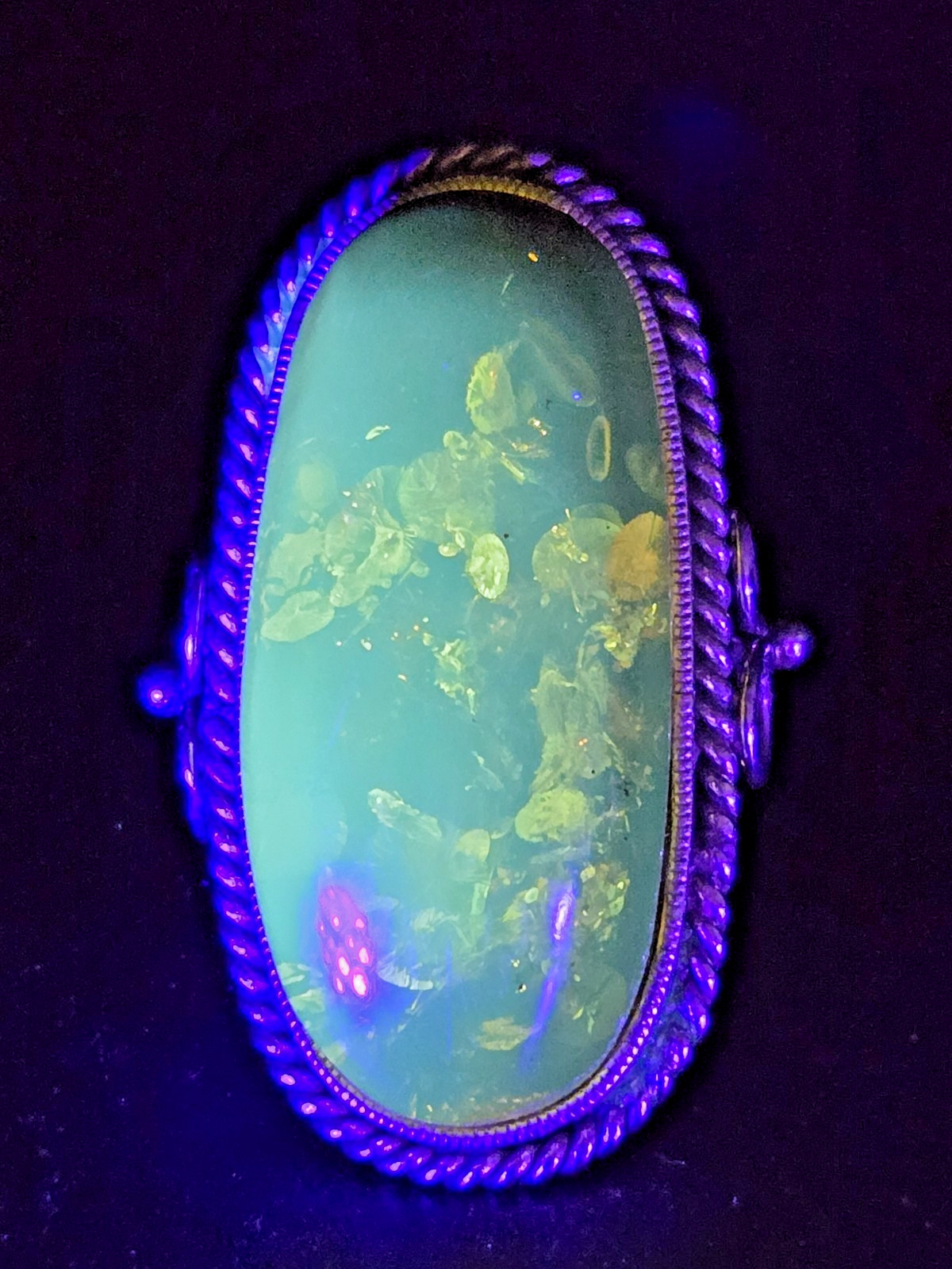 Vtg AMBER Ring SIZE 7 UV Light Tested Glows Sun Spangles Bezel Set Oval Shape