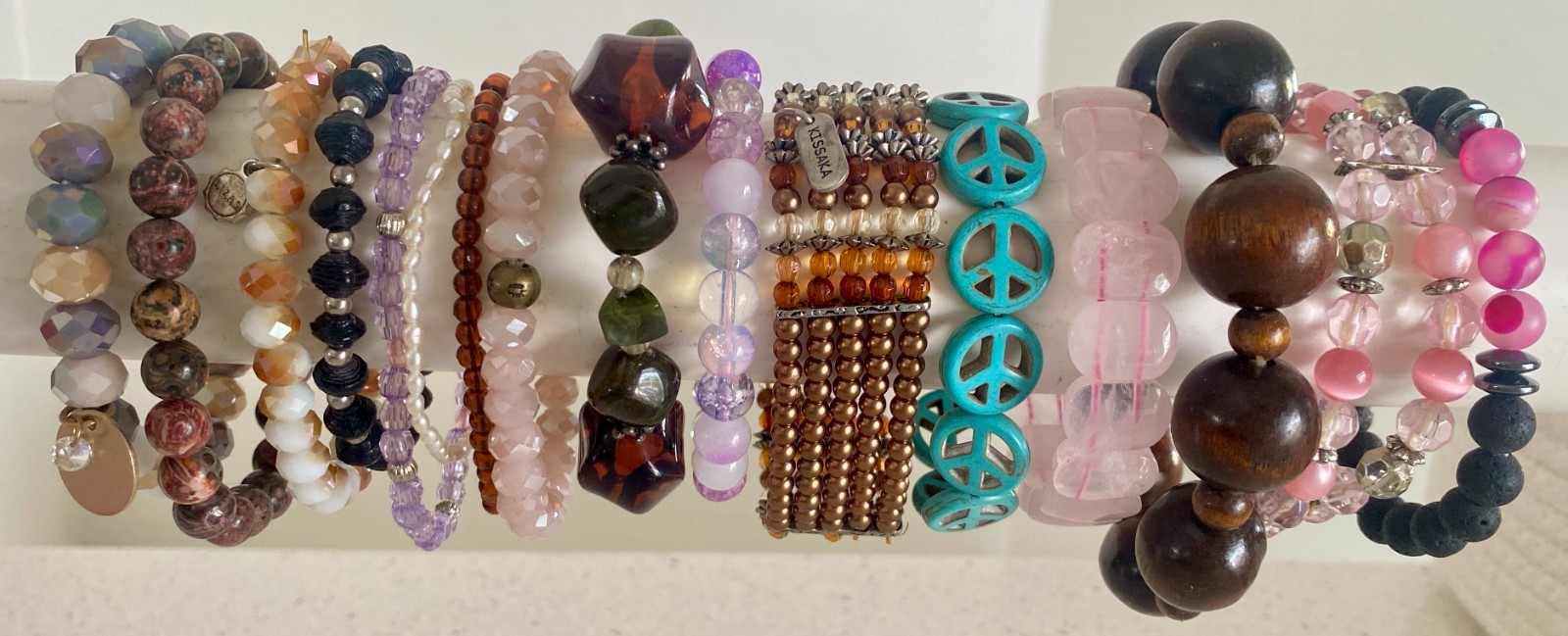 Lot of 16 Bracelets Beaded Stretch Gemstone Wood Lucite Stackable Lizas Kissaka