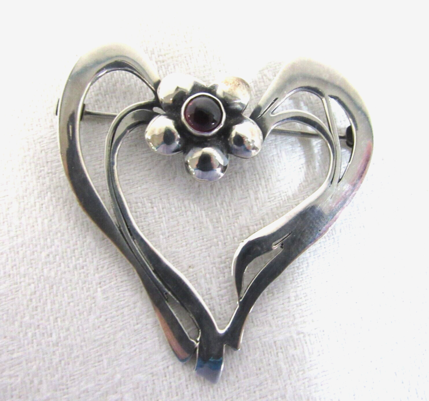 Sterling Silver & Garnet Open Heart Pin Art Nouveau1 5/8″ x 1 5/8″