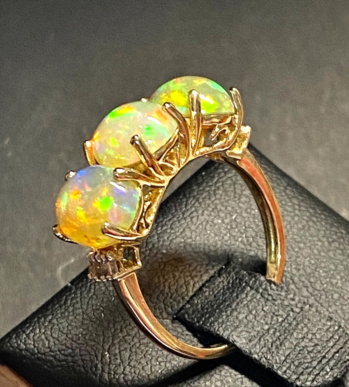 Dazzling 14kt Yellow Gold Ethiopian Opal and Diamond Ring Size 7 1/4 7.25