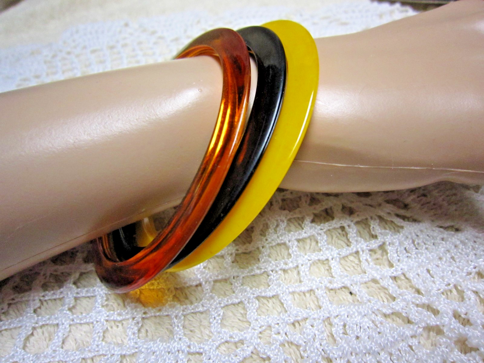 SARAH COVENTRY “BANGLES” Bracelet Set of (3) Acrylic Black, Butterscotch, Rust