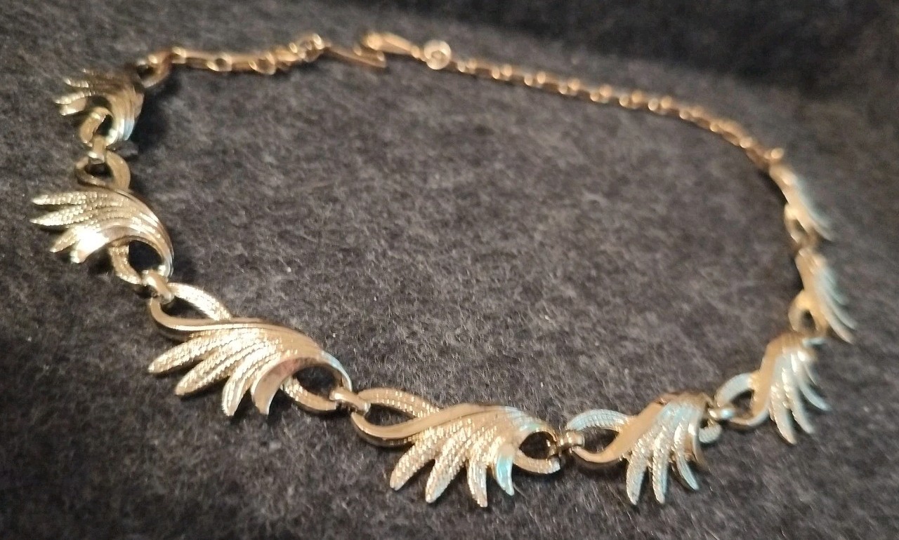 Vintage Coro Leaf Choker Necklace Light Bright Gold Tone 50s 12″-16″