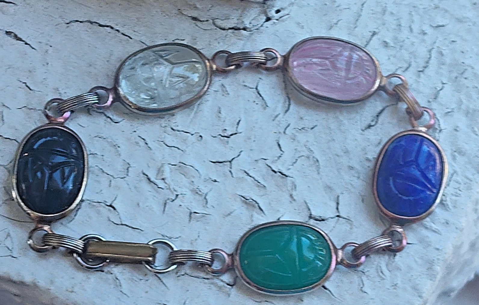 Vintage scarab bracelet Gold Tone Multicolor Stones 7”