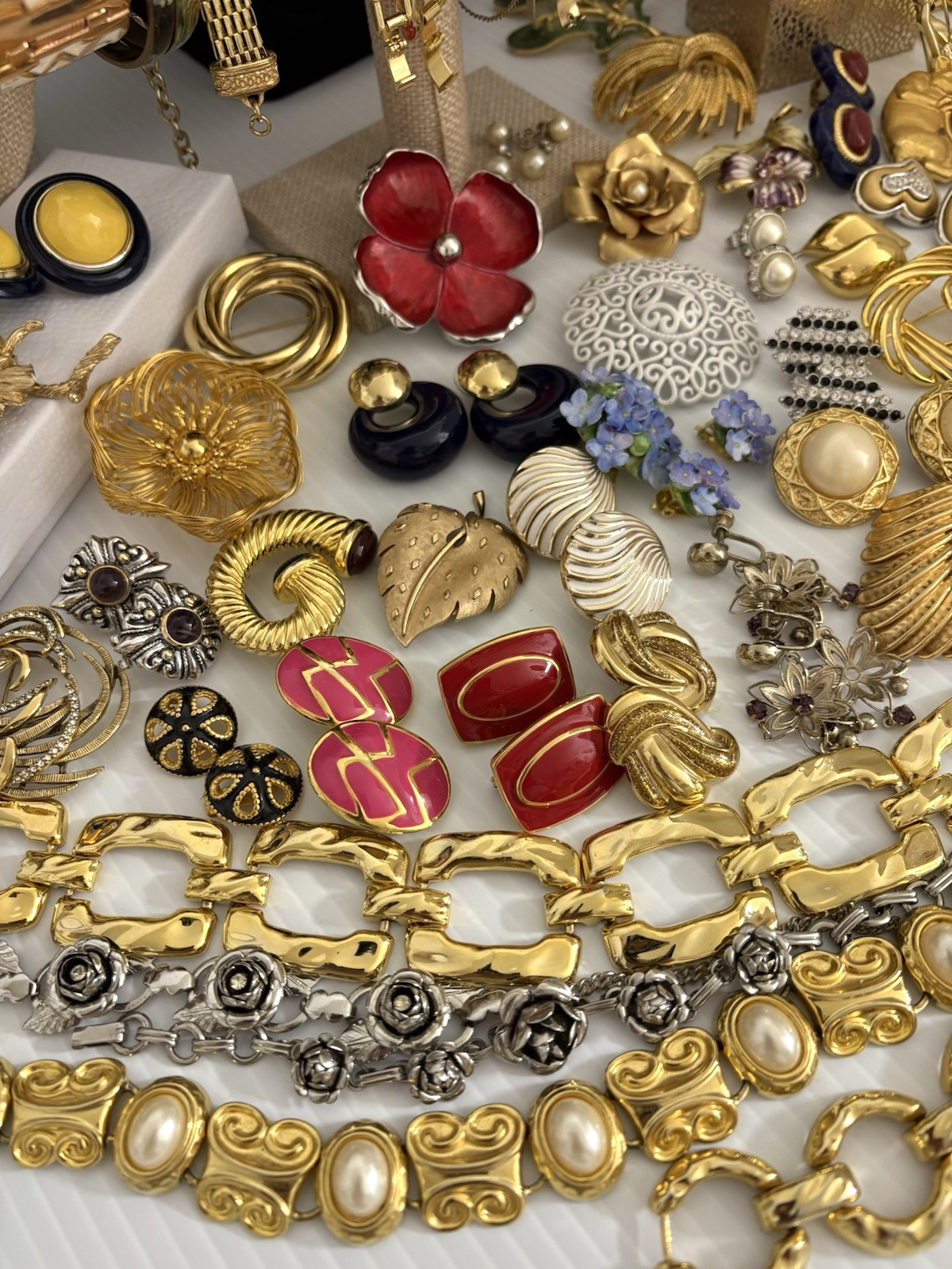 Vintage To Mod Jewelry Lot 81 Pieces Bold Signed Unsigned Designer Mixed Lot