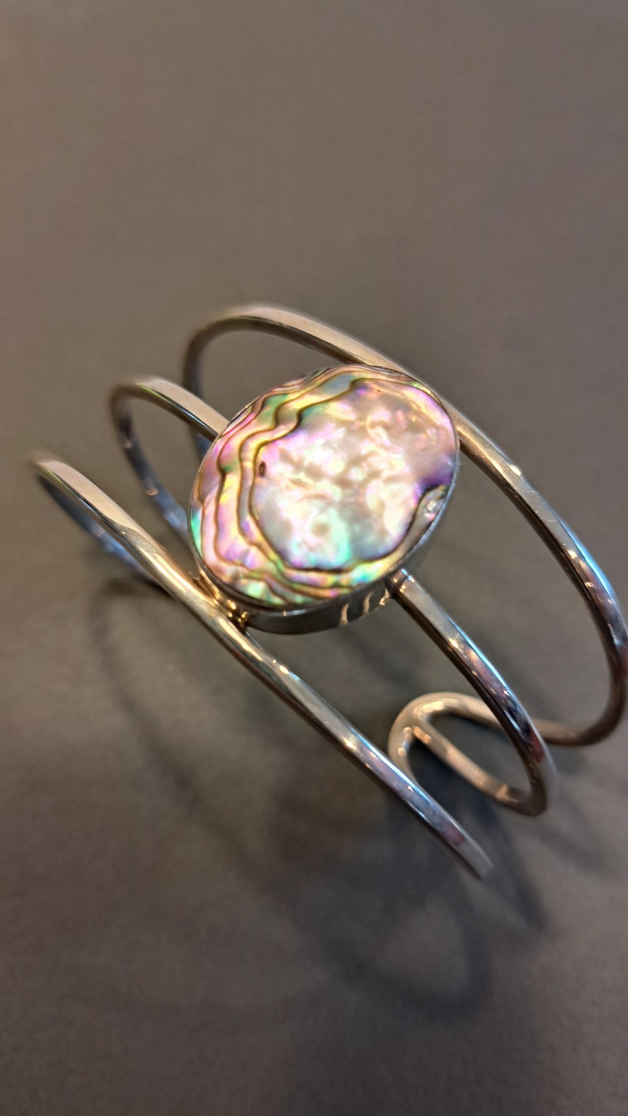 Stunning signed Sterling Silver & Abalone Cuff Bracelet “Mexico .925 ATI,” 30g
