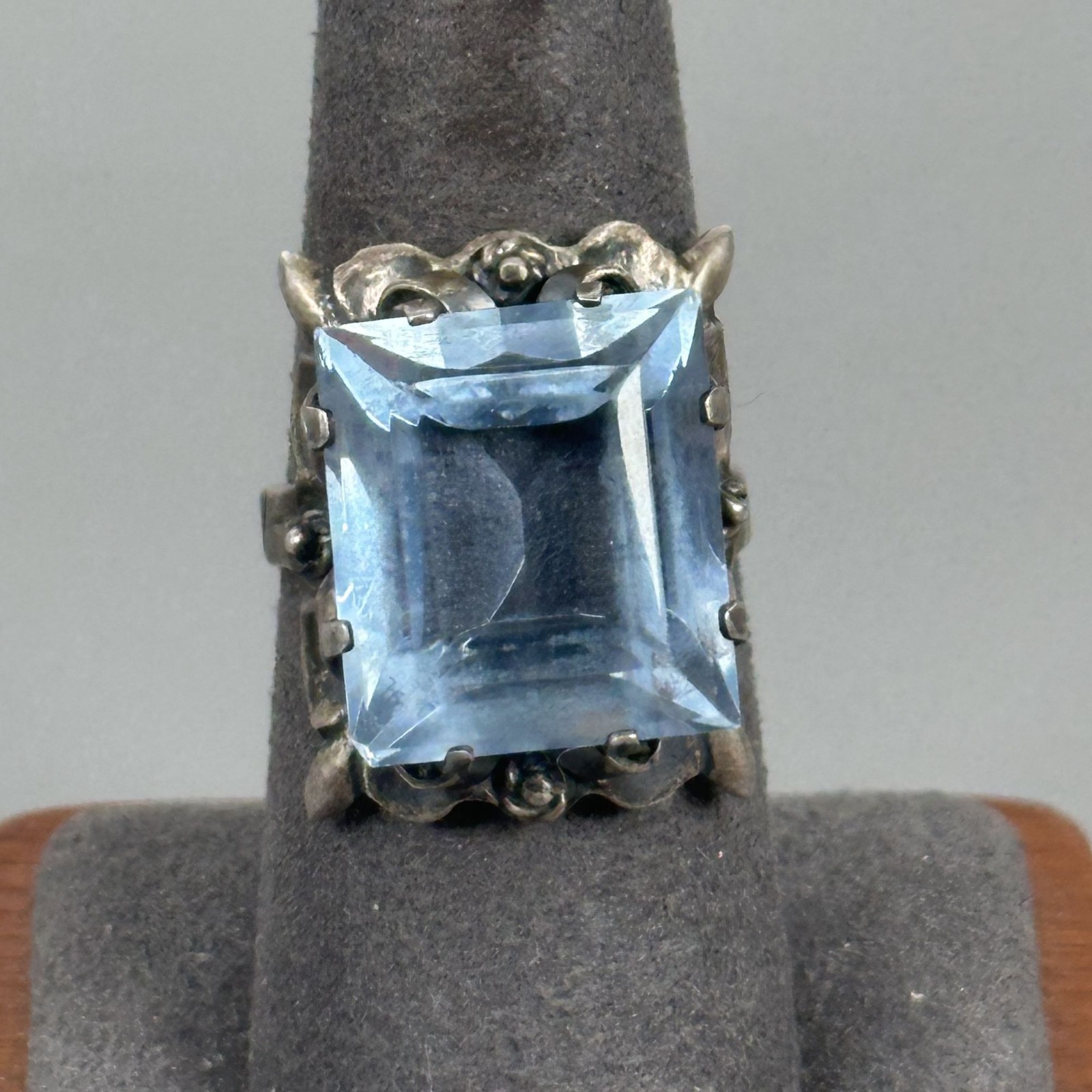 1940-70s Taxco Mexico Floral Sterling Silver Blue Crystal Glass Adjustable Ring