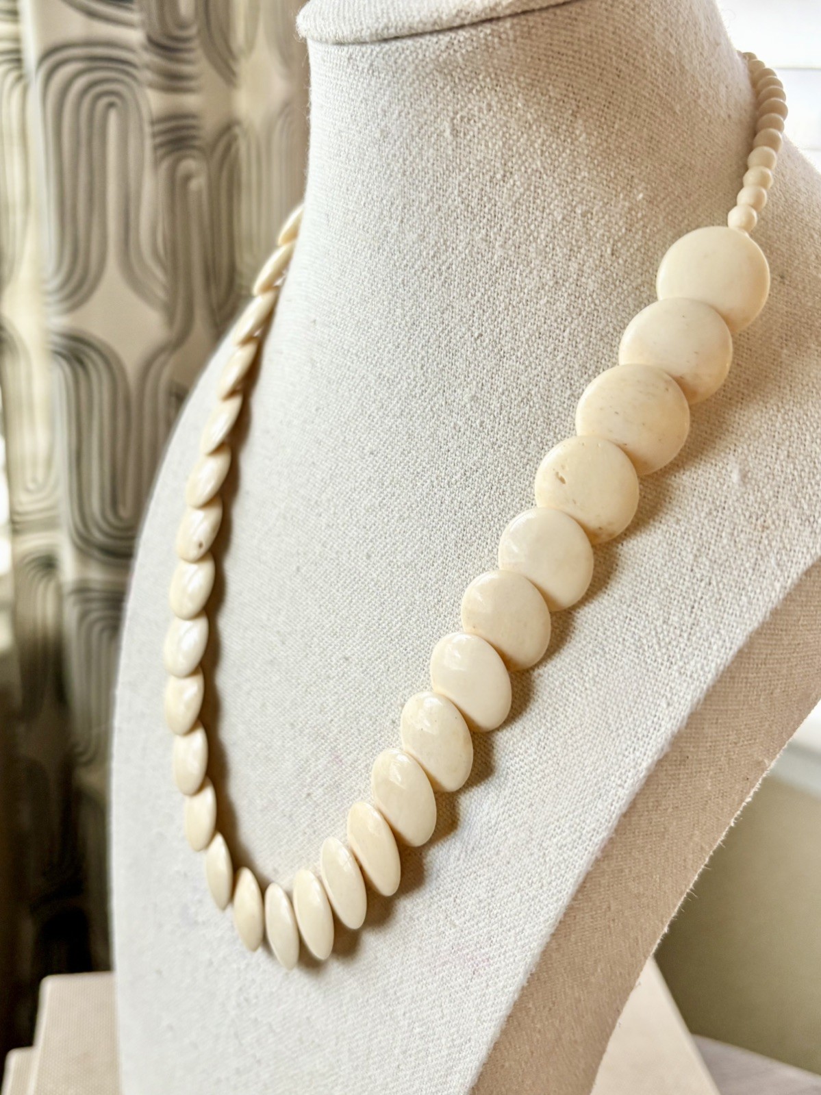Vintage 1960s-80s Bleached Bone Disc Necklace Graduated Piano-Key Style 19”