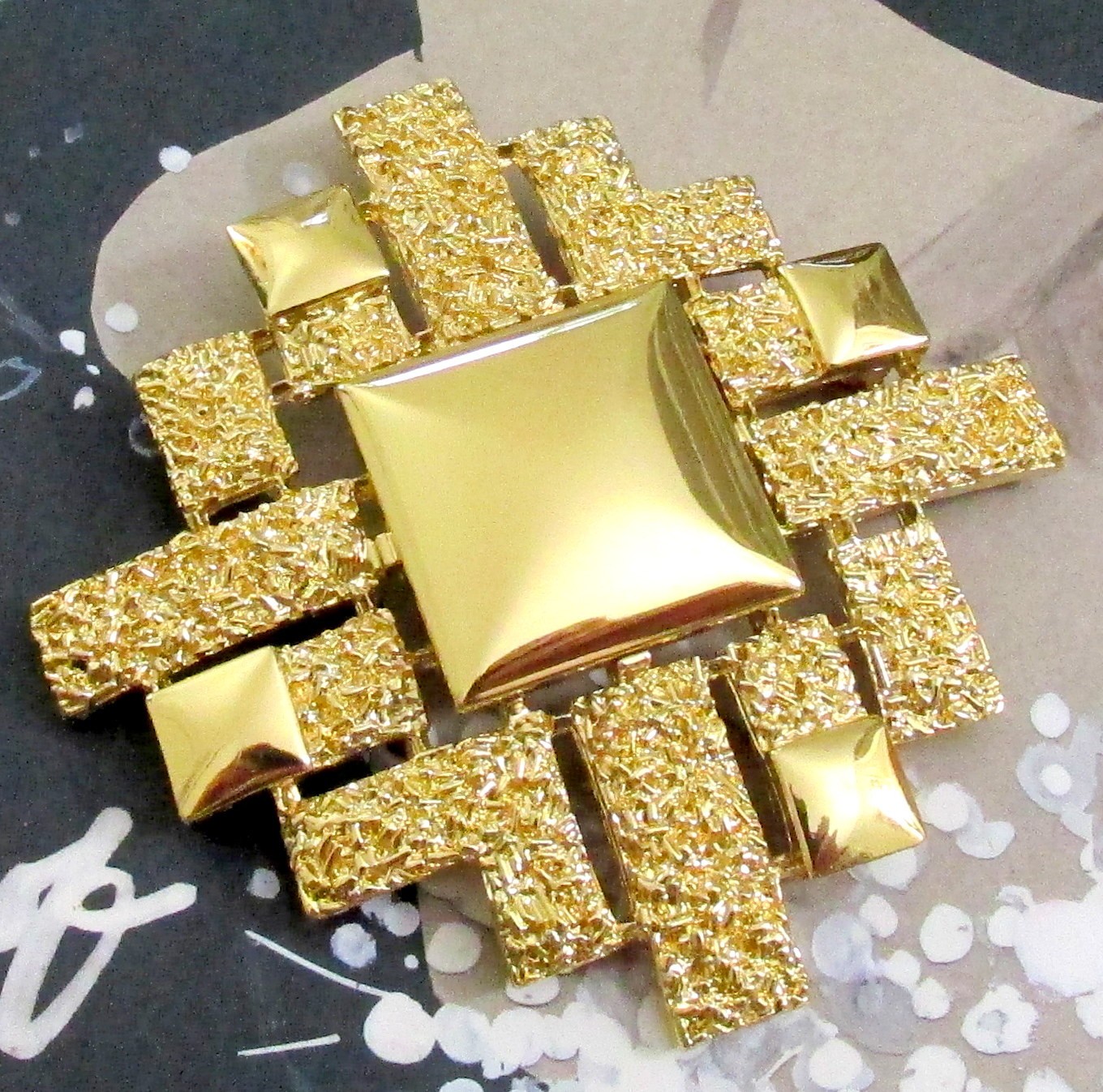 VTG RUNWAY LARGE MONET PAS D’OR GP BROOCH PENDANT BRUTALIST/GLOSSY MODERNIST 70s