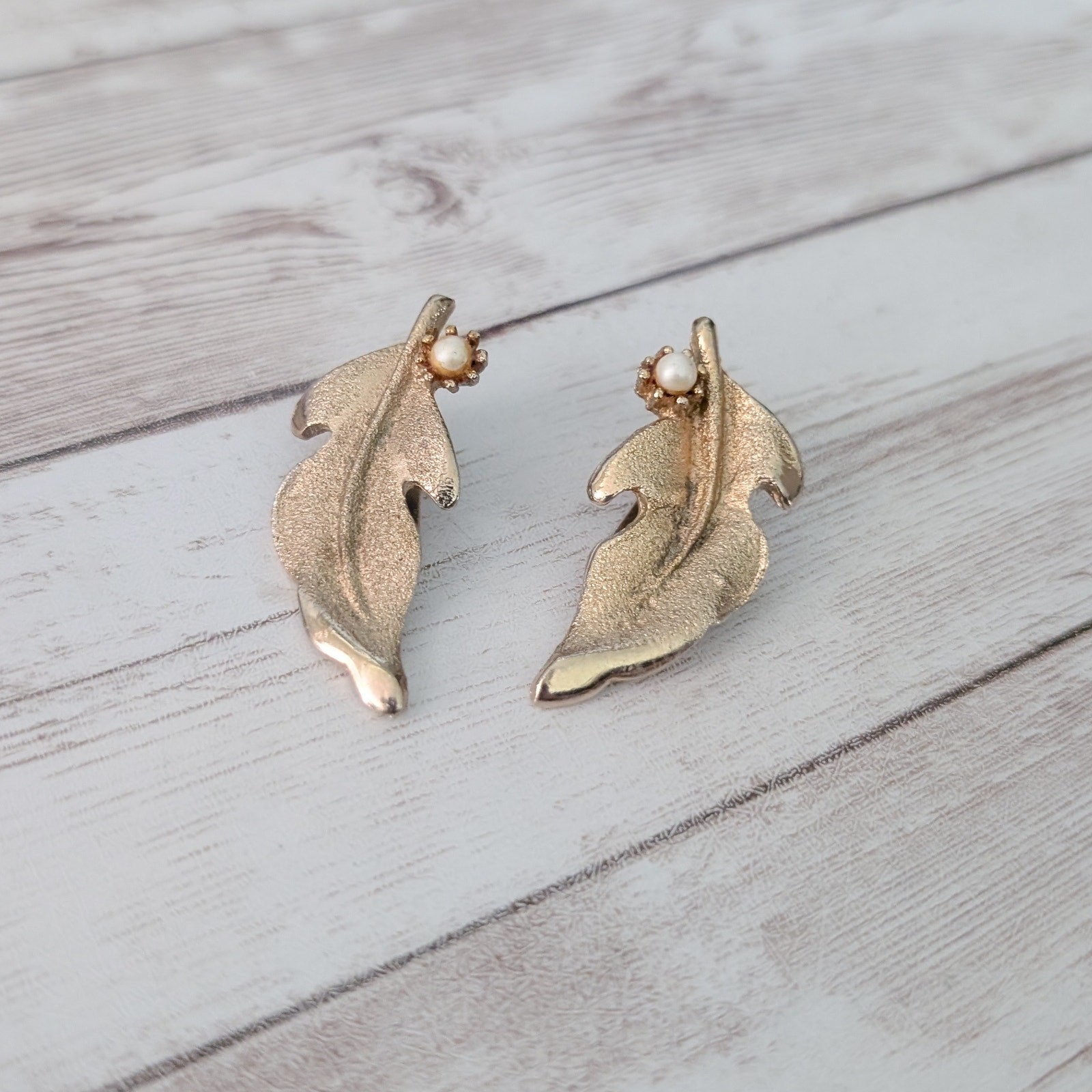 Vintage Clip On Earrings 1 & 5/8″ Gold Tone Leaf with Faux Pearl Statement Fall
