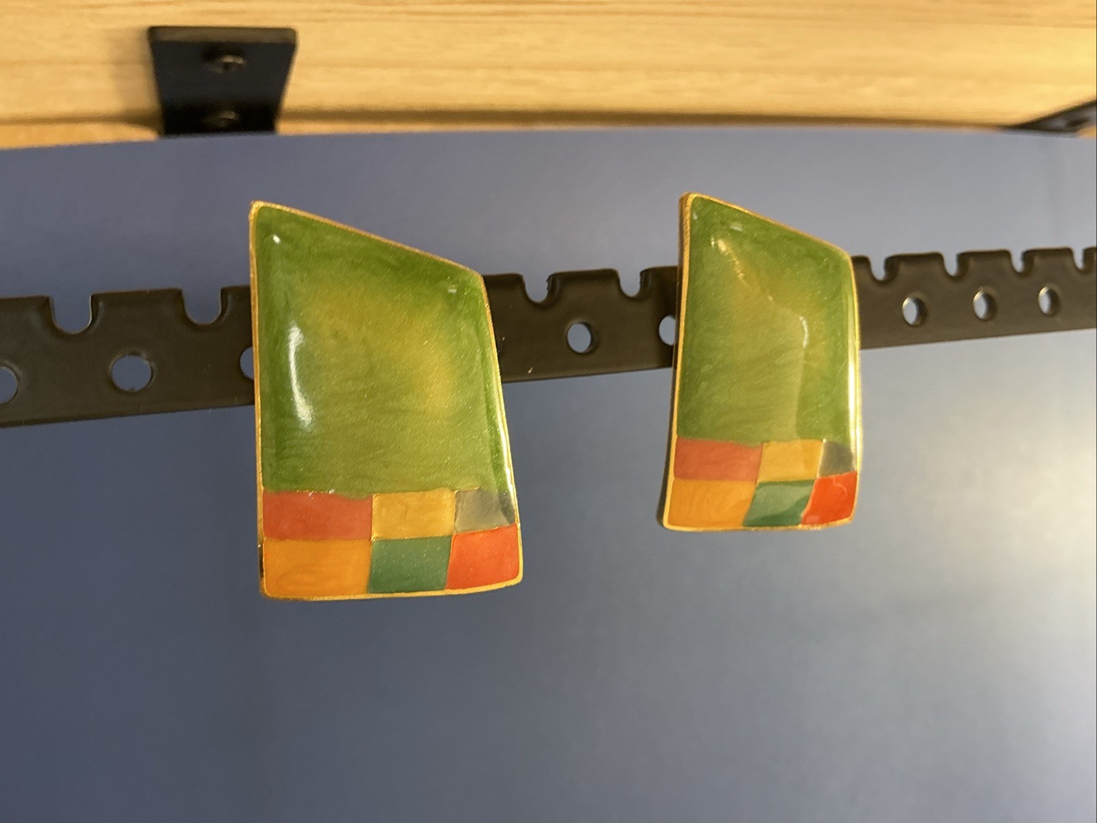 VTG Edgar Berebi Earrings Abstract Geometric Cloisonné Enamel Lime Green KB46