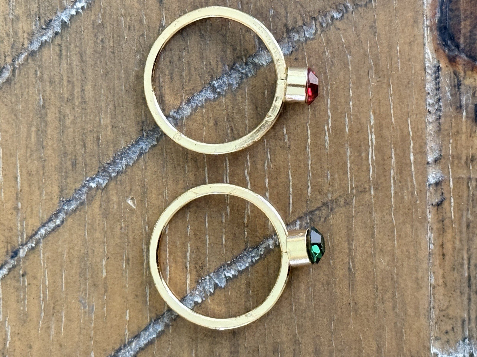 Vintage Faceted Rhinestone Ring Green And Red Gold Tone Size 6.5 Set Of Two