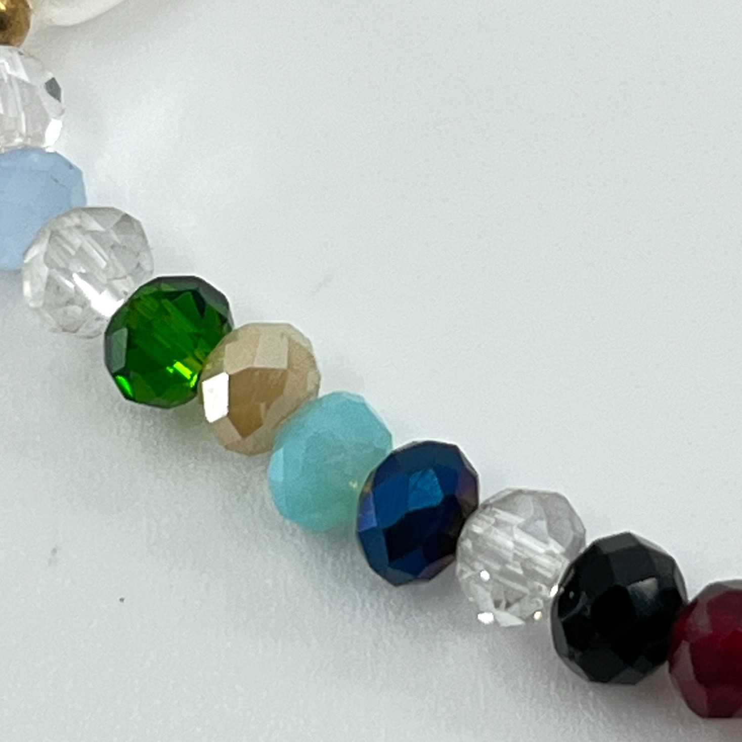 Vintage Retro Multi-Color Glass Bead Bracelet Gold Daisy Charm Pearl Accents