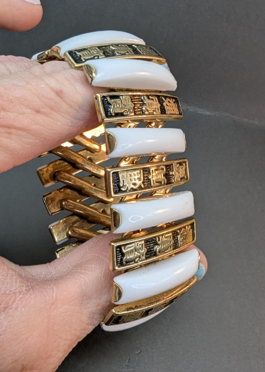 Chunky Chinese Writing White Lucite Stretch Lucite Bracelet Hong Kong Vintage