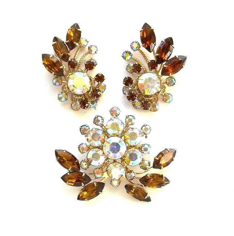 Glitzy Topaz & Aurora Borealis Set – sparkle + autumn tones, ca. 1960