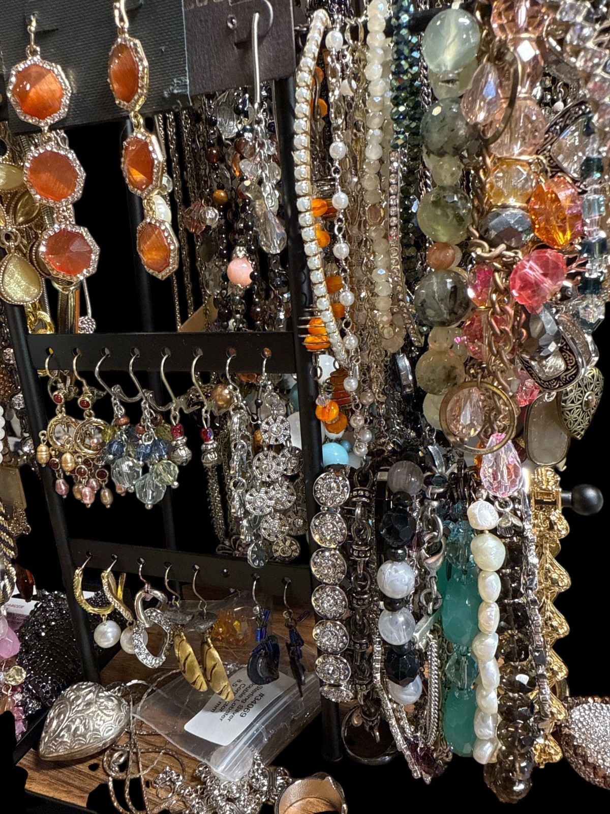 2 Plus LB LOT Of Used Costume Jewelry Vintage to Modern Wearable 25-30 Pieces