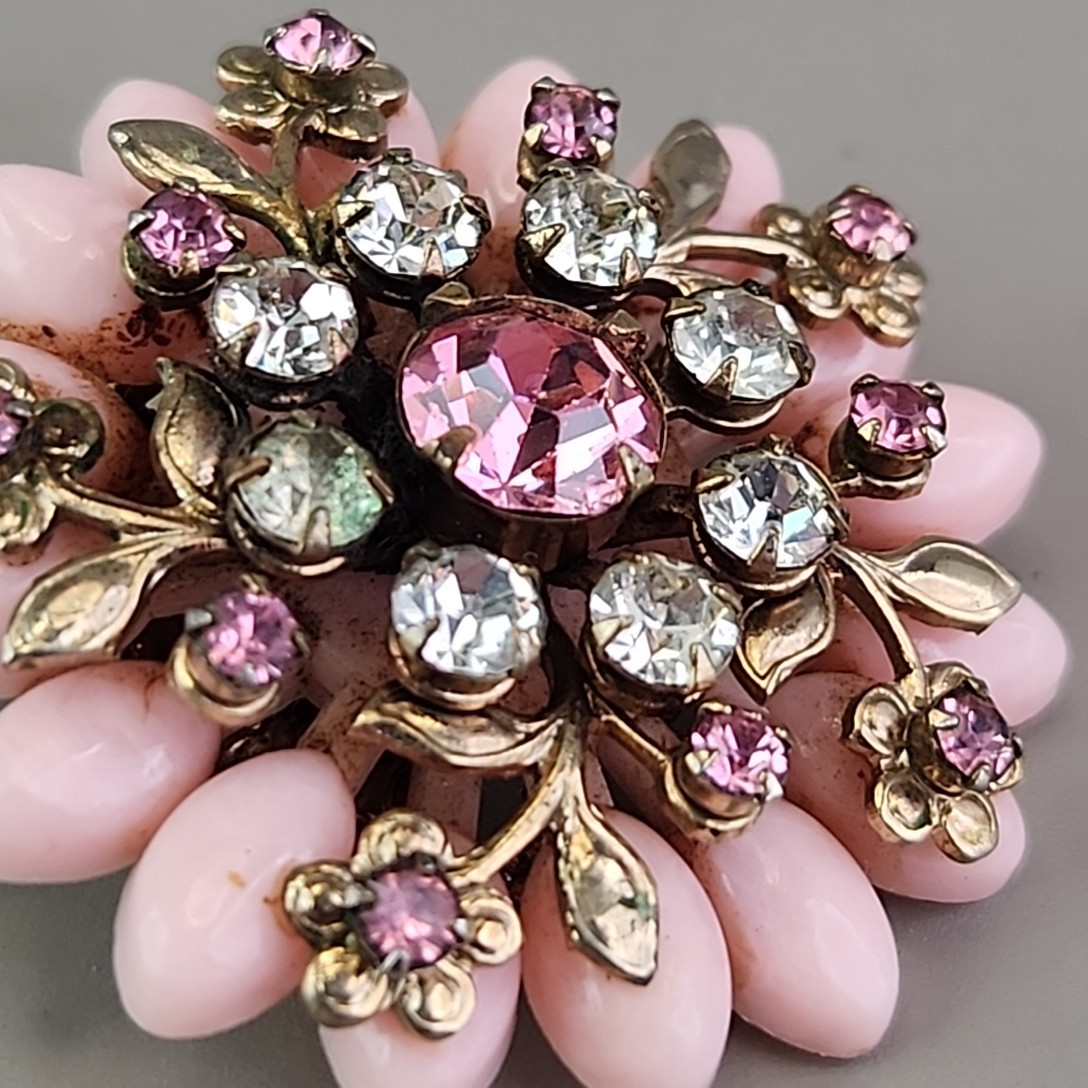 Vintage Flower Brooch Pink Acrylic Rhinestone Gold Tone Layers 1.5″