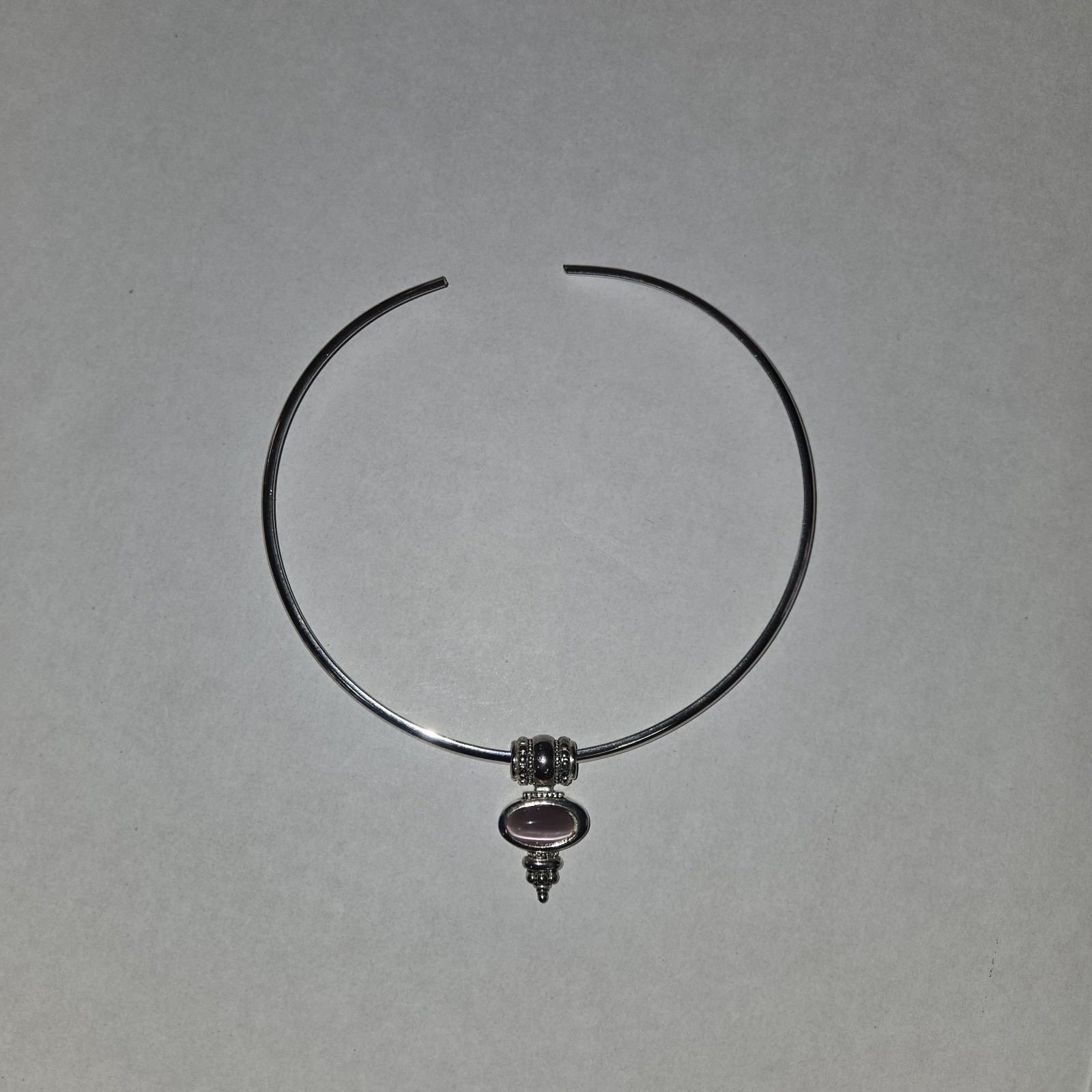 SilverTone Choker Pendant Necklace Lt Purple Pendant Stone Fashion Unbranded Euc