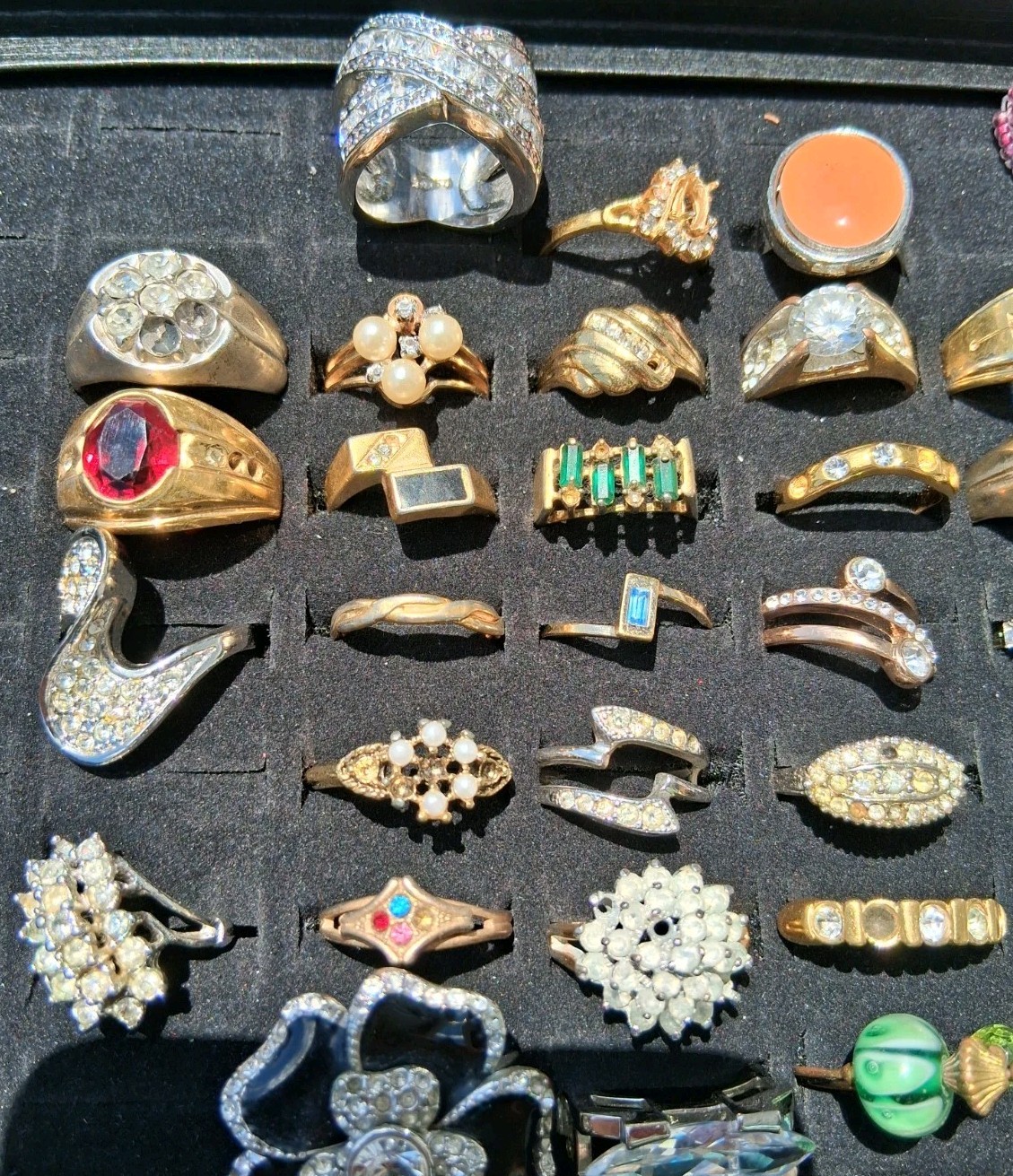 VTG Costume Ring Lot all repair 40s to 90s Era 45 rings 18kge, Vargas, Uncas Etc
