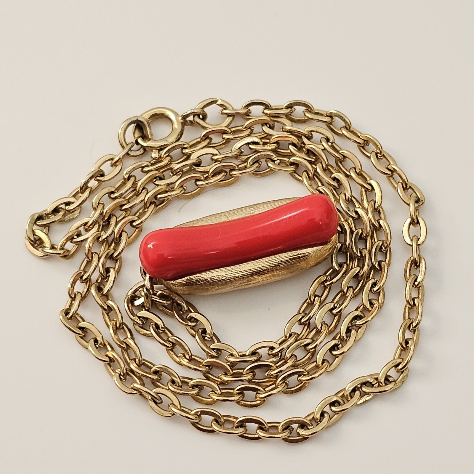 Vintage AVON 1975 Put On The Dog HOT DOG in Bun Pendant Charm Chain Necklace