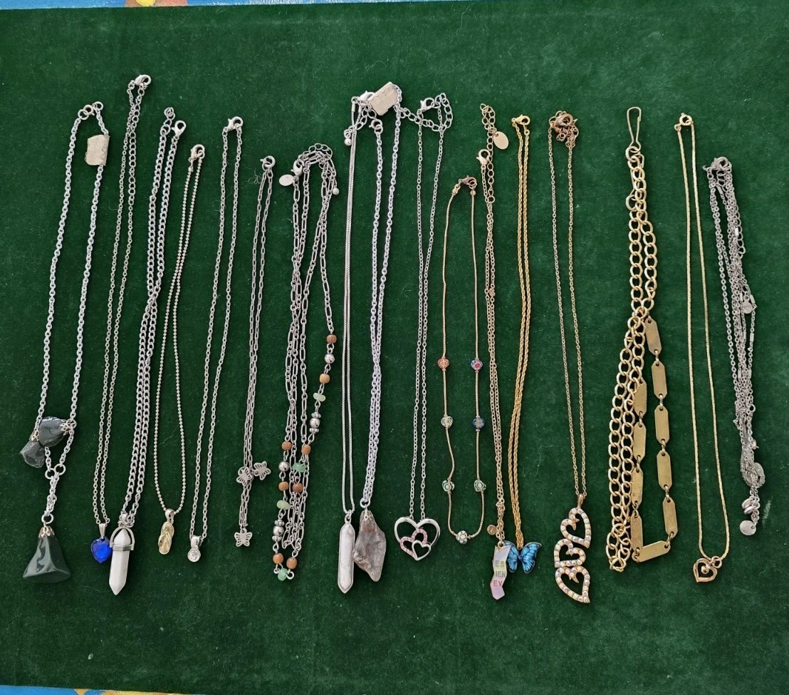 Costume Jewelry Thin Necklace Lot – 17 Pieces – Wear Share Resell