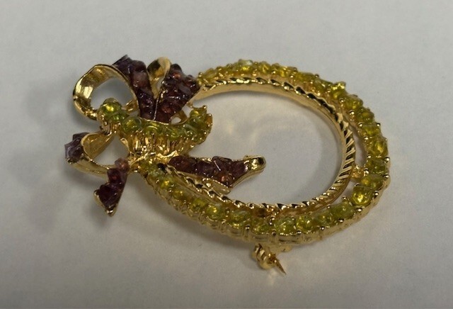 Round Ornament Vintage Brooch Yellow & Purple Stones