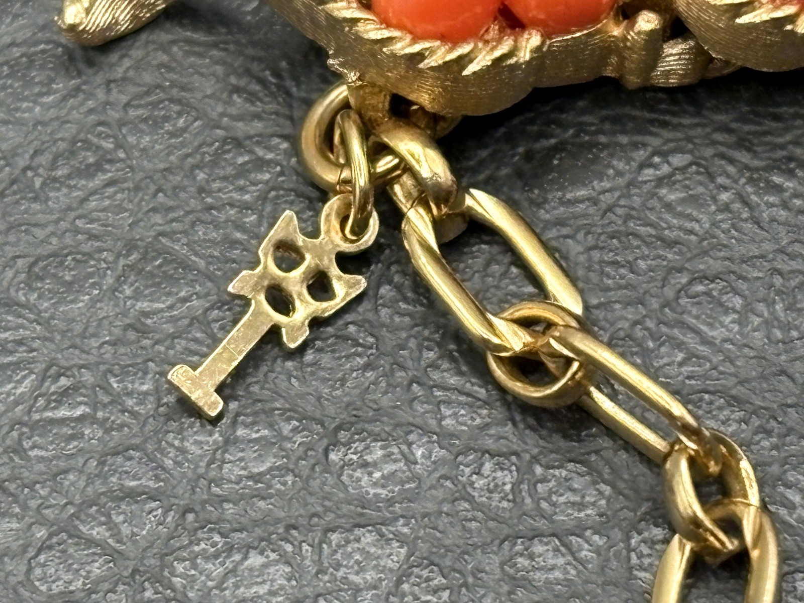 Vintage Trifari Samara C.1964 Gold Tone Faux Coral Bead Choker Necklace EXC!!
