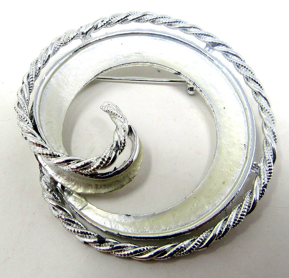 Silver Circle Pin with Swirl 2in Brooch Scarf Holder Twisted Edge US Seller us