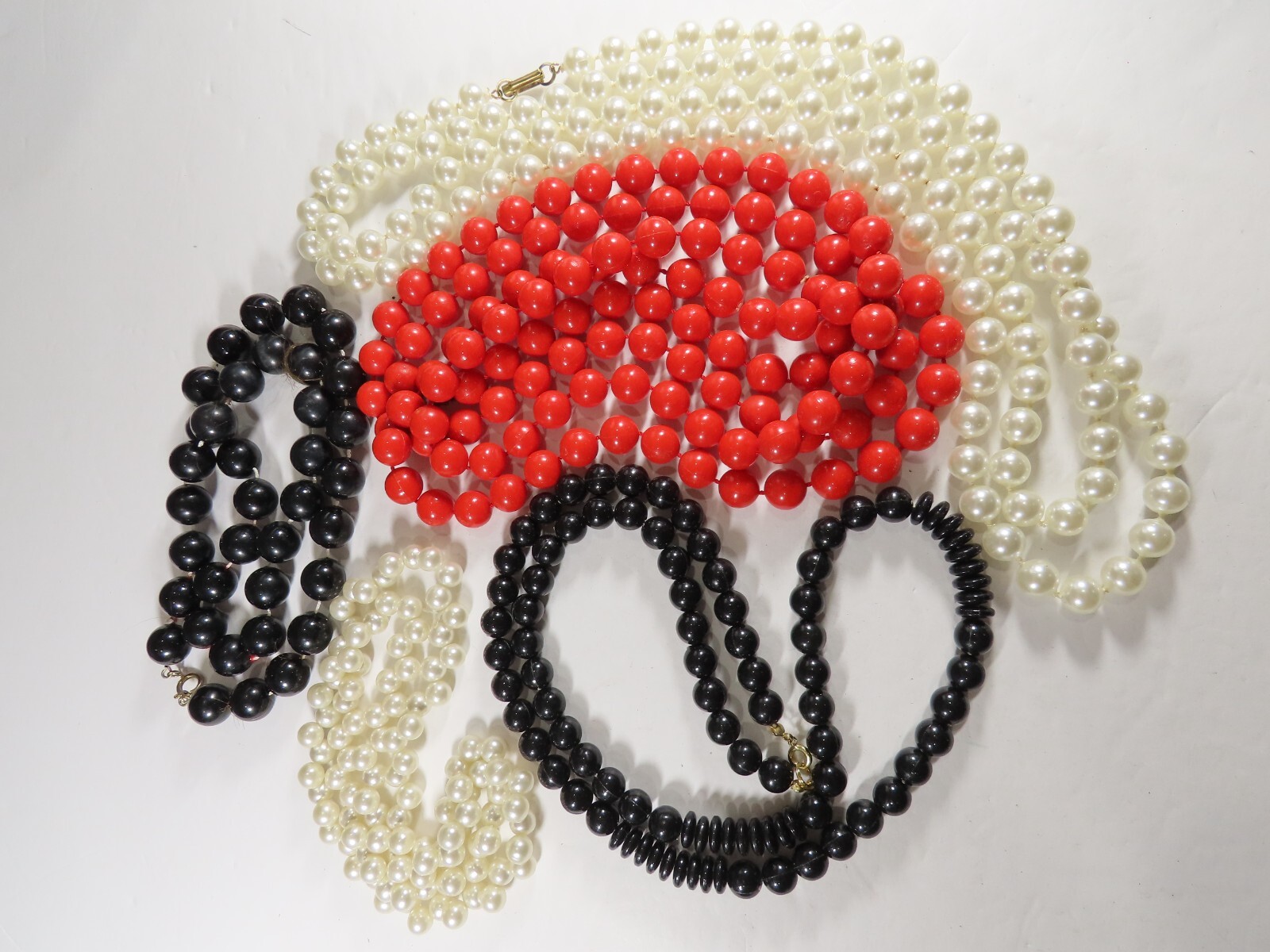 Beaded Necklace Lot Hong Kong Simulated Pearls + Gorgeous Vintage Mod C3225