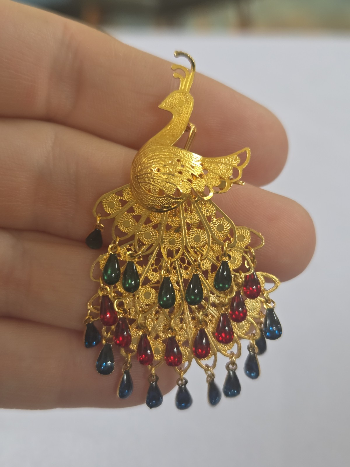 Vintage Peacock Gold Tone Floating Gem Filigree Pendant Brooch Articulated