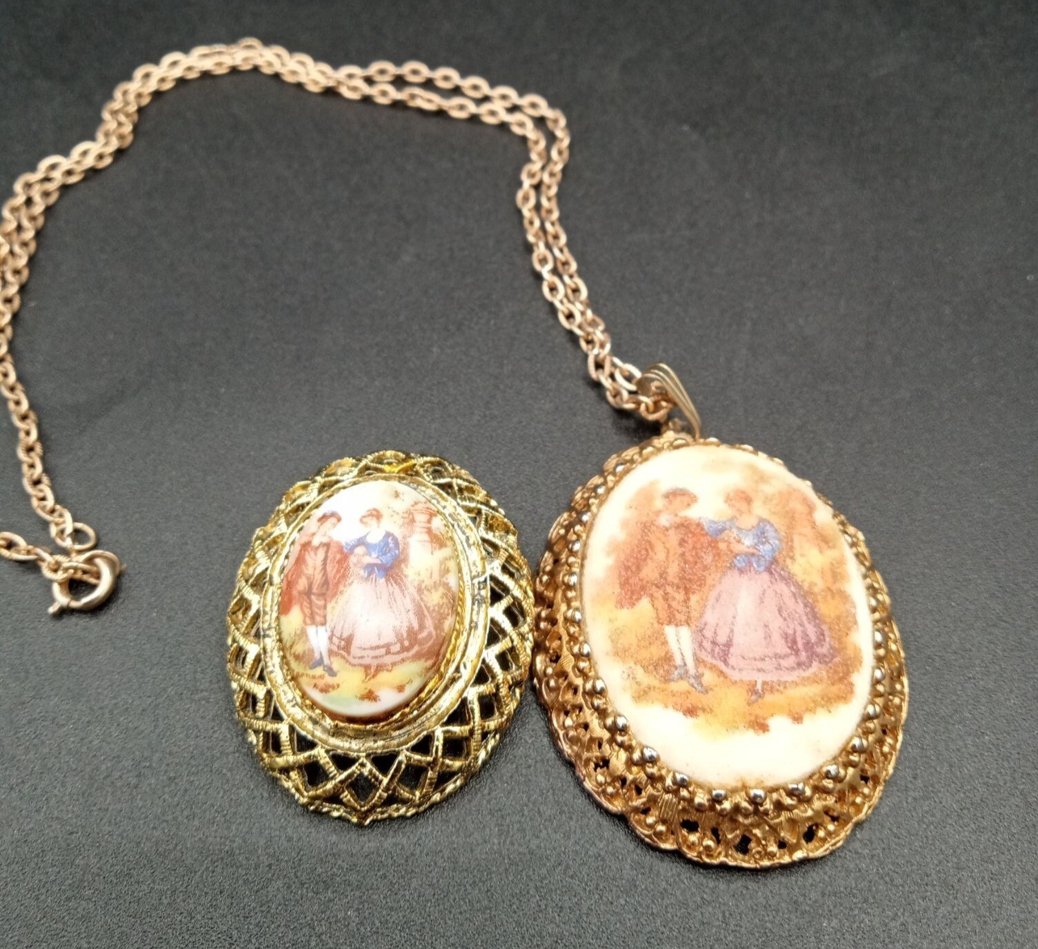 Pendant Necklace Brooch Set Vintage Germany Courting Scene 21 In Gold Tone Chain