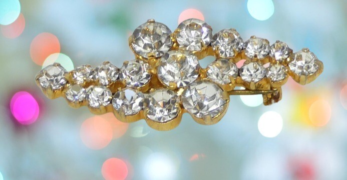 Vintage Gold Tone Clear Rhinestone Brooch Pin Bling USA Seller