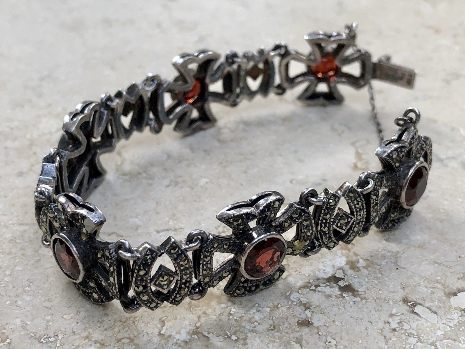 💥❤️✨VINTAGE 925 STERLING SILVER GARNET & MARCASITE MALTESE CROSS BRACELET ✨❤️💥