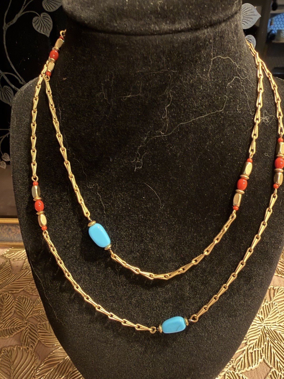 Avon Gold Tone Necklace with Red and Blue Accents Vintage Costume Jewelry 17″